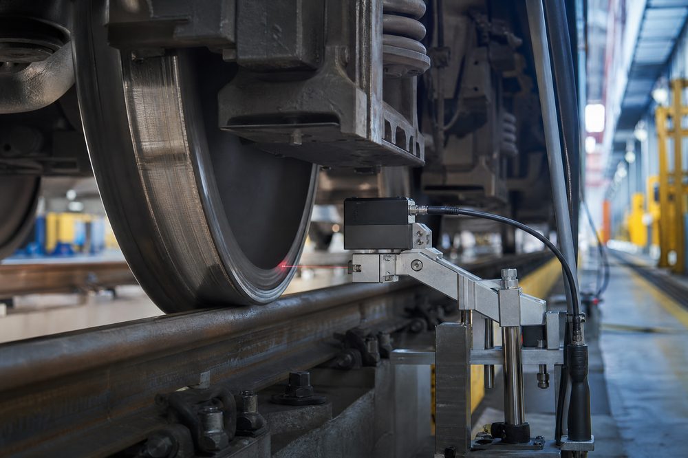 Rail wheel measuring device